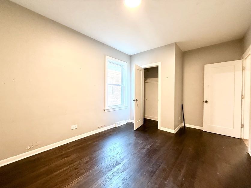10921 South Avenue H Chicago IL 60617