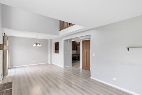 379 Ascot Lane Streamwood IL 60107