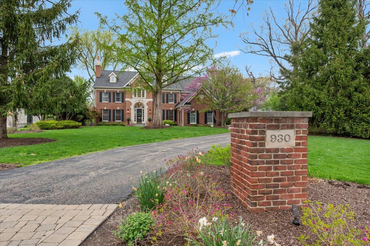 930 Woodland Drive Glenview IL 60025