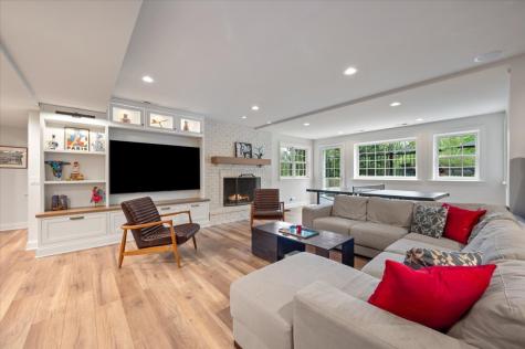 930 Woodland Drive Glenview IL 60025