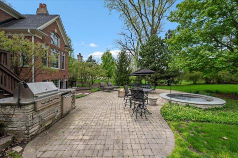 930 Woodland Drive Glenview IL 60025