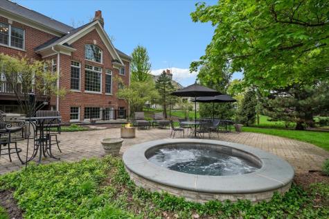 930 Woodland Drive Glenview IL 60025