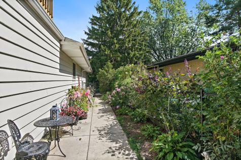 910 Division Street Barrington IL 60010