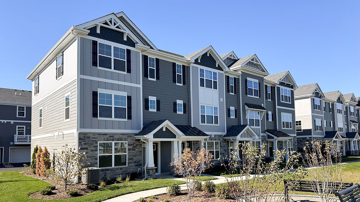 418 Lakeshore Court St. Charles IL 60174