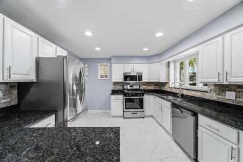 4024 West 106th Street Oak Lawn IL 60453
