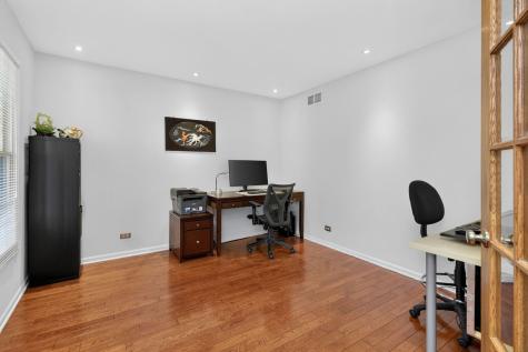 337 West Scarborough Court Bloomingdale IL 60108
