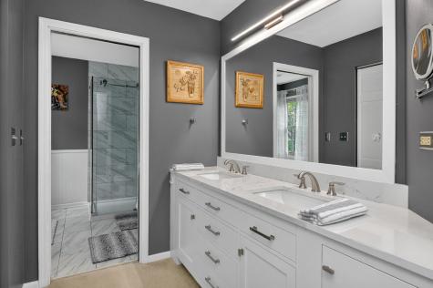 337 West Scarborough Court Bloomingdale IL 60108