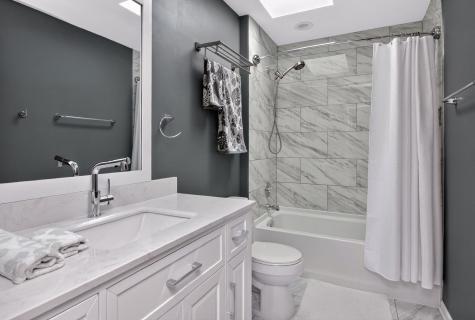 337 West Scarborough Court Bloomingdale IL 60108