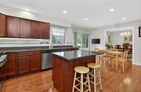 337 West Scarborough Court Bloomingdale IL 60108