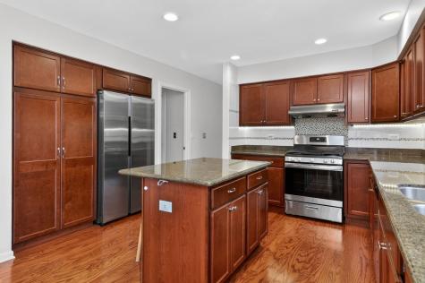 337 West Scarborough Court Bloomingdale IL 60108