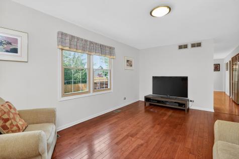 337 West Scarborough Court Bloomingdale IL 60108