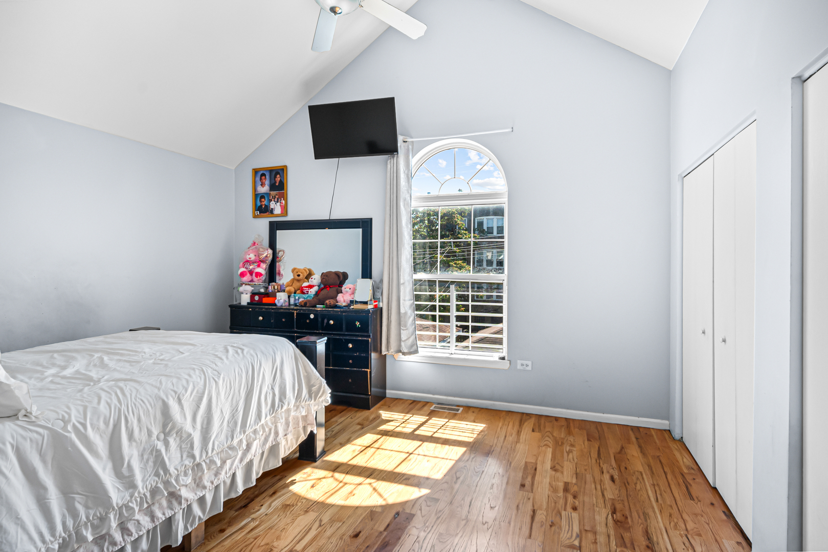 4049 West Crystal Street Chicago IL 60651