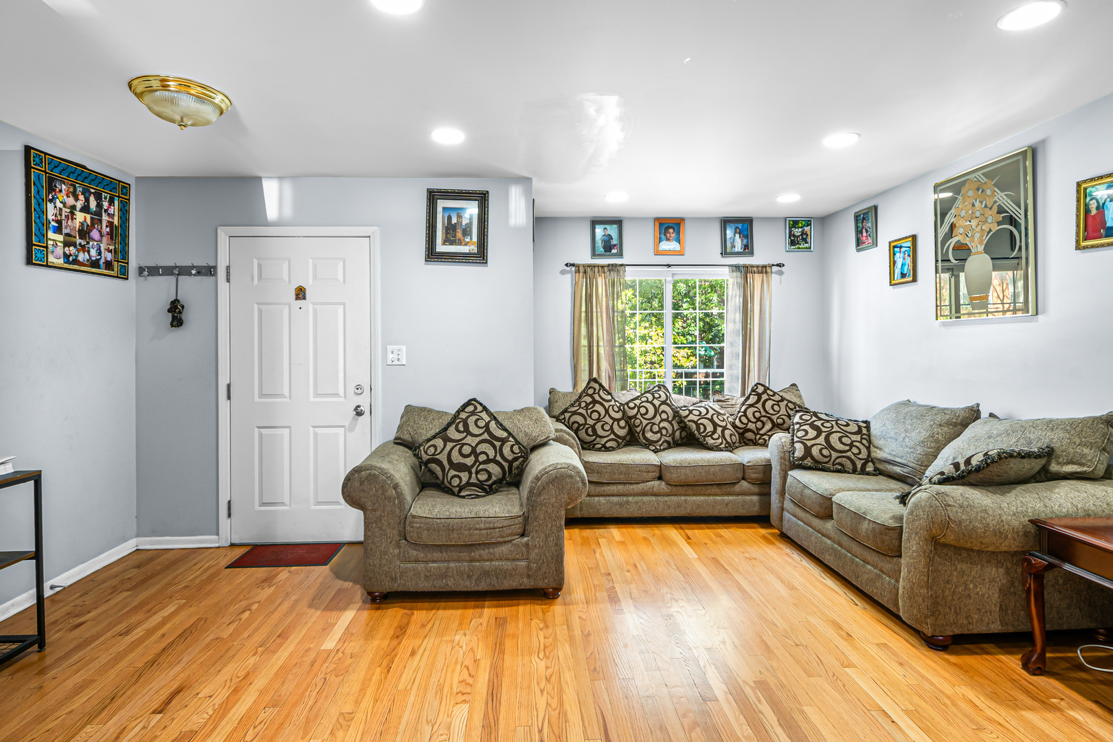 4049 West Crystal Street Chicago IL 60651