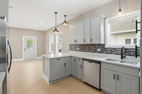 183 North Cleveland Avenue Bradley IL 60915