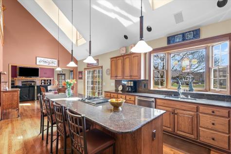 2204 Edgewater Place Champaign IL 61822