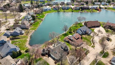 2204 Edgewater Place Champaign IL 61822