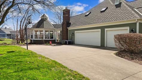 2204 Edgewater Place Champaign IL 61822