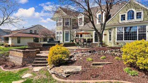 2204 Edgewater Place Champaign IL 61822