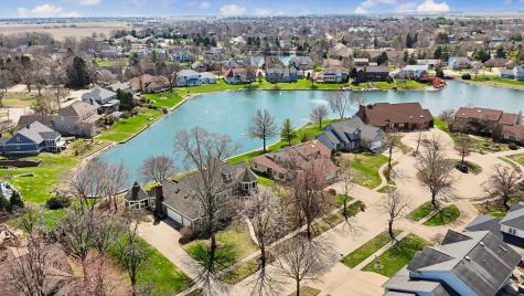 2204 Edgewater Place Champaign IL 61822