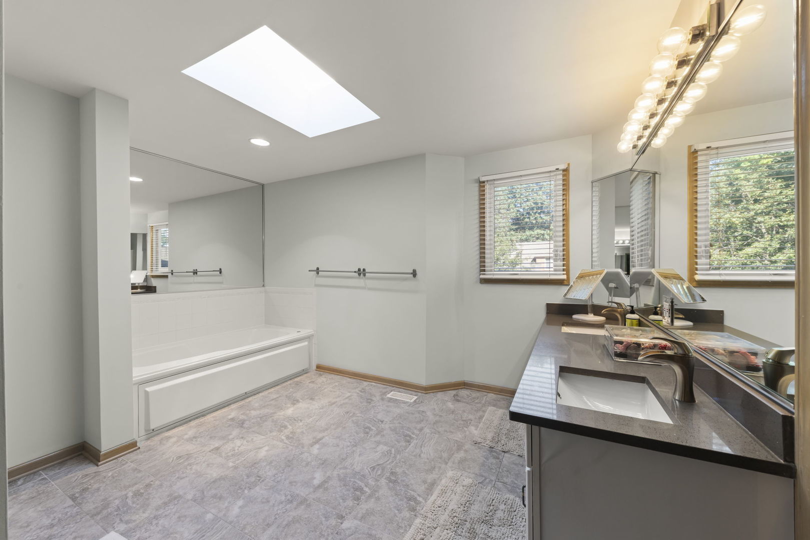 11 Roanoke Court Bolingbrook IL 60440