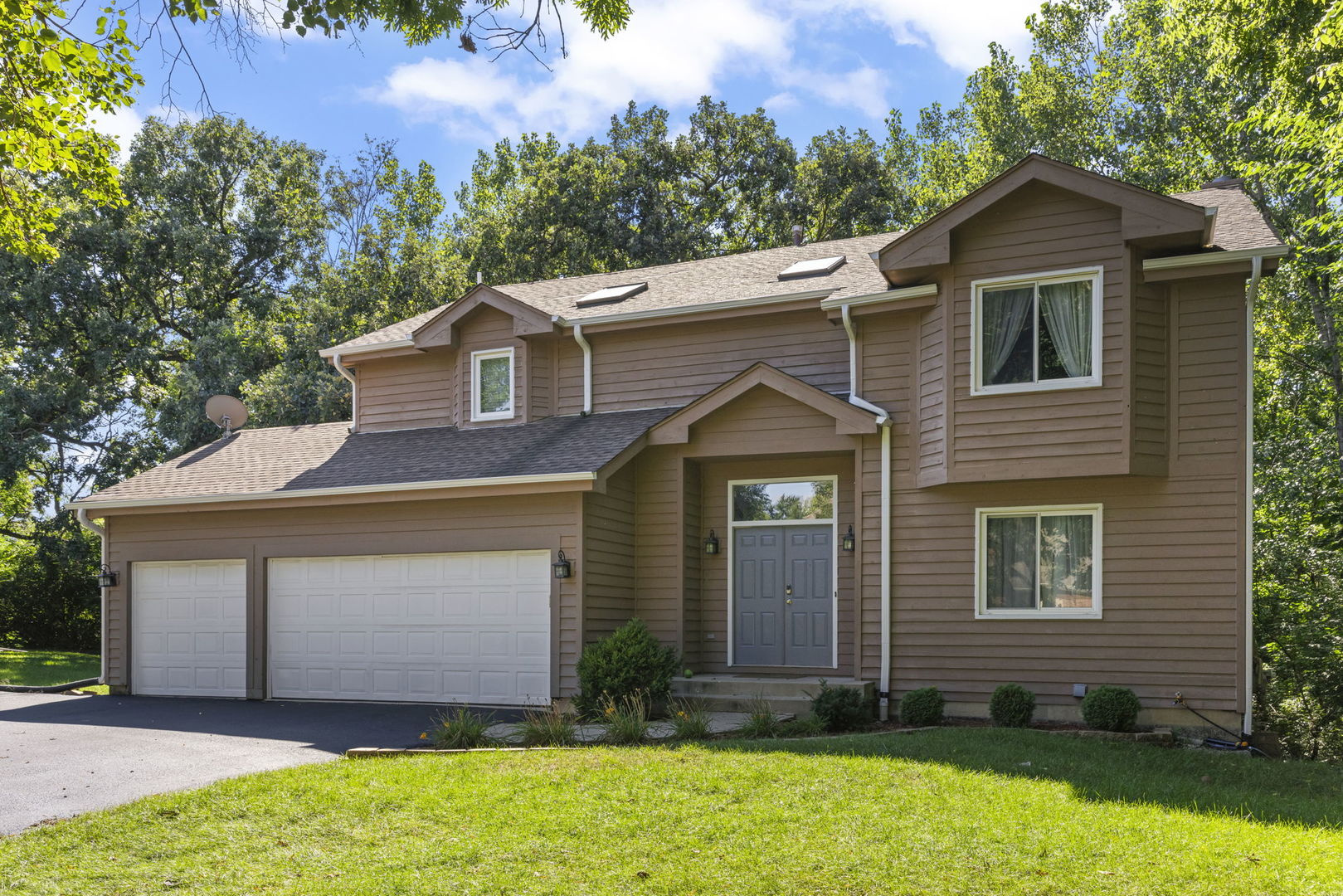 11 Roanoke Court Bolingbrook IL 60440