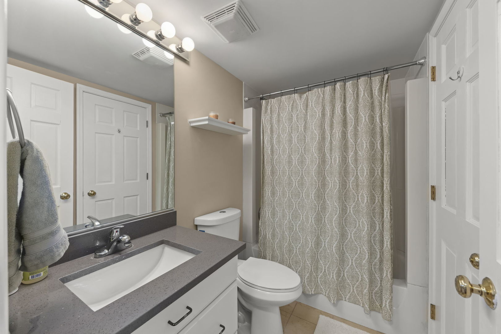 11 Roanoke Court Bolingbrook IL 60440