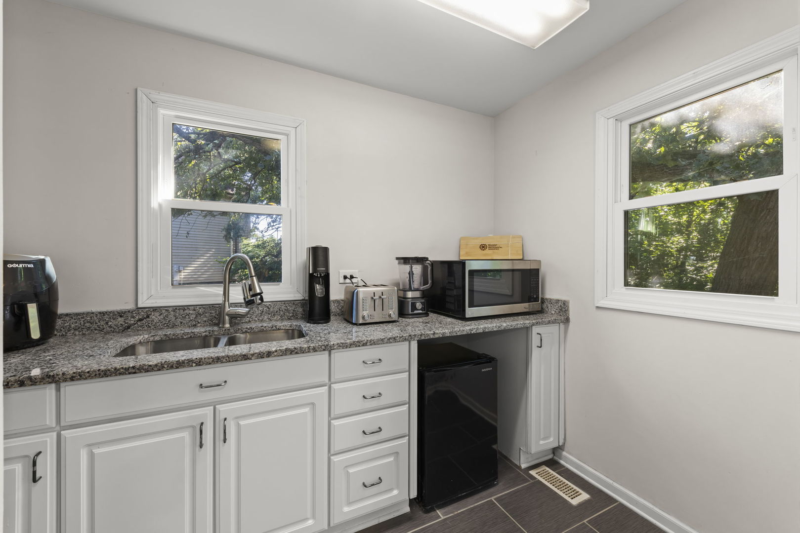 11 Roanoke Court Bolingbrook IL 60440