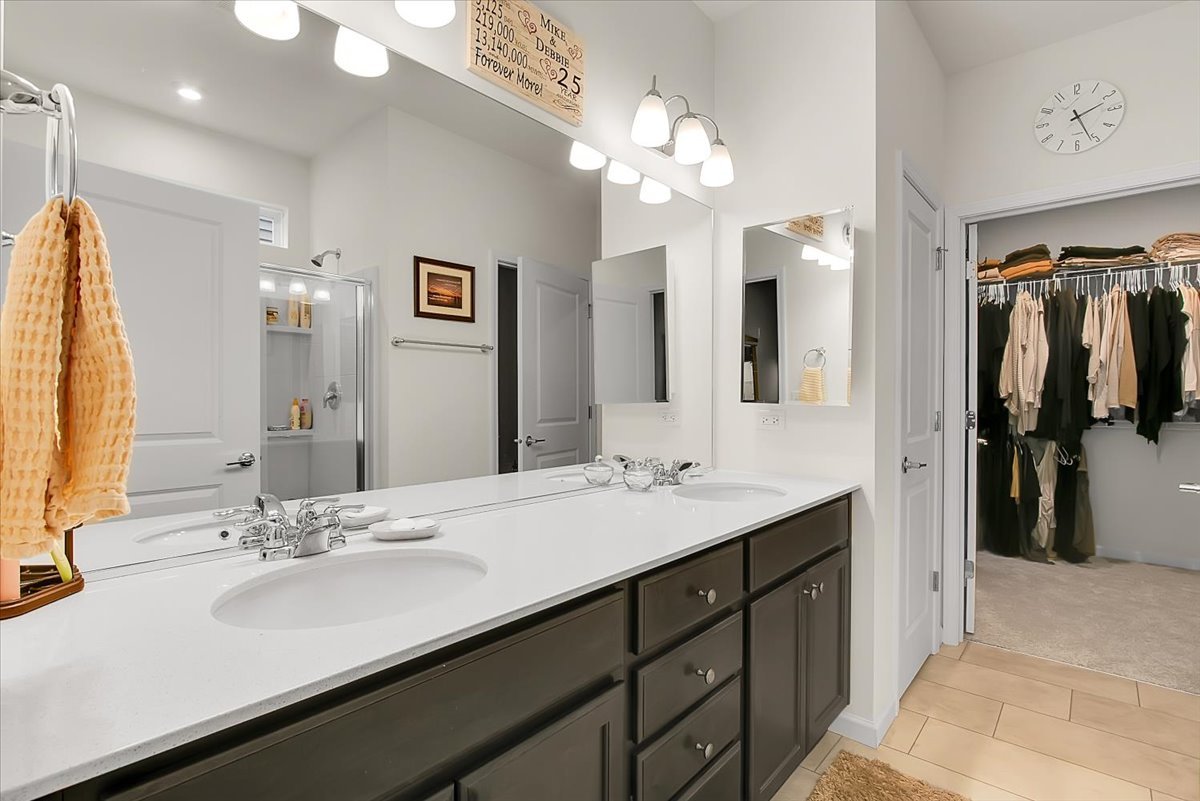 3243 Sweetgrass Circle Aurora IL 60503