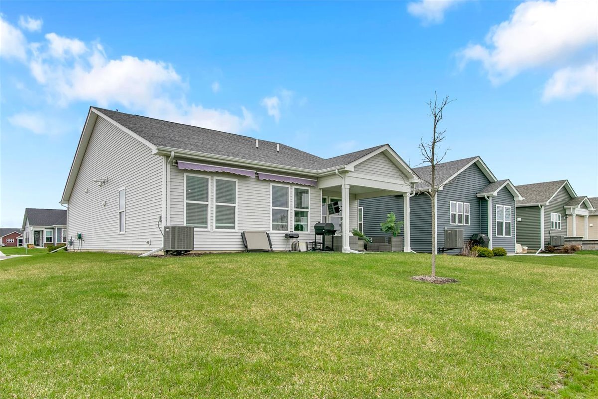 3243 Sweetgrass Circle Aurora IL 60503