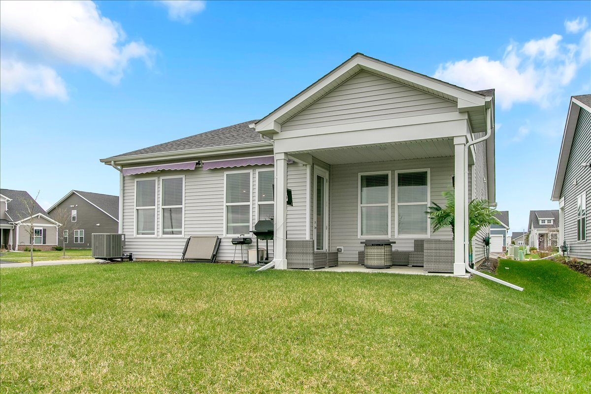 3243 Sweetgrass Circle Aurora IL 60503