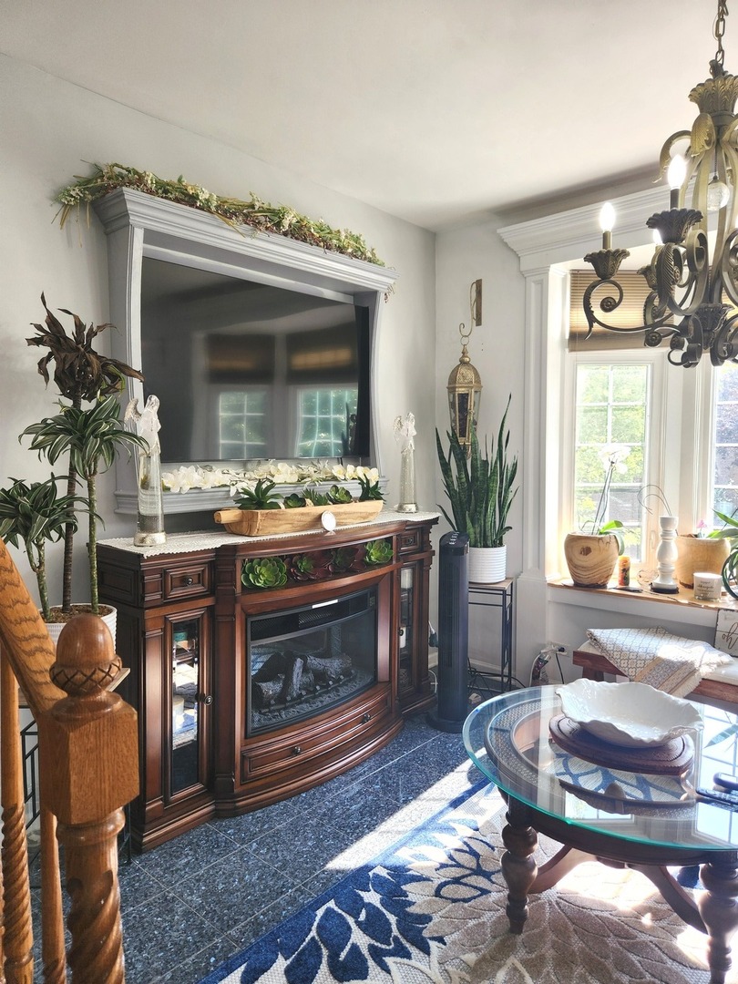 2025 North Sawyer Avenue Chicago IL 60647