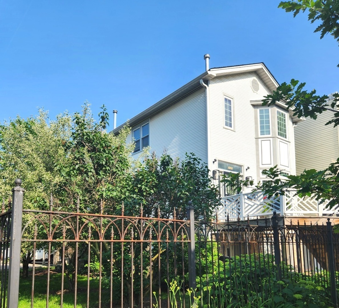 2025 North Sawyer Avenue Chicago IL 60647