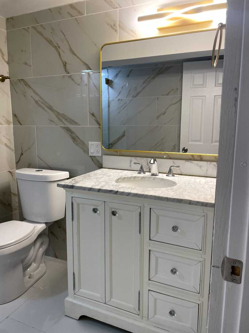 3853 West 83rd Place Chicago IL 60652