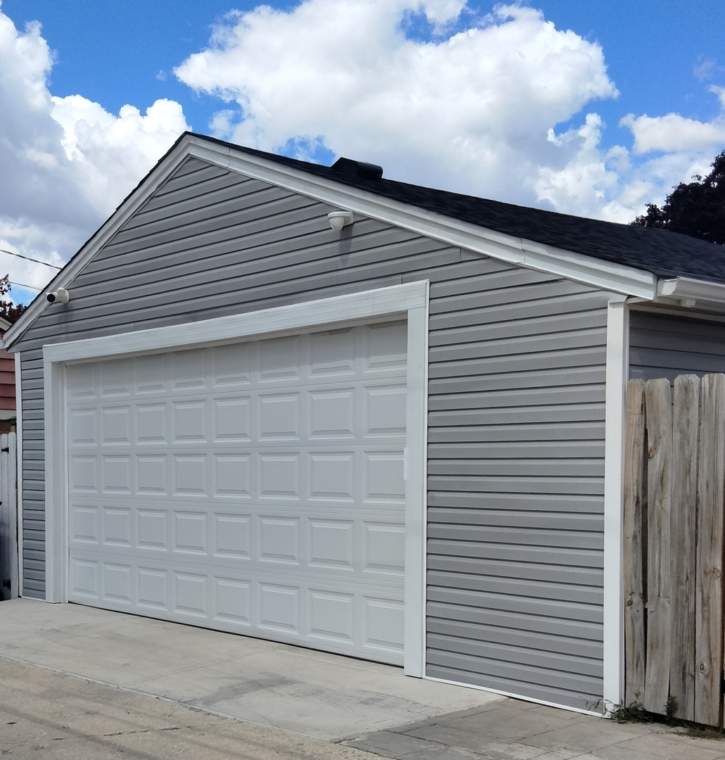 3853 West 83rd Place Chicago IL 60652