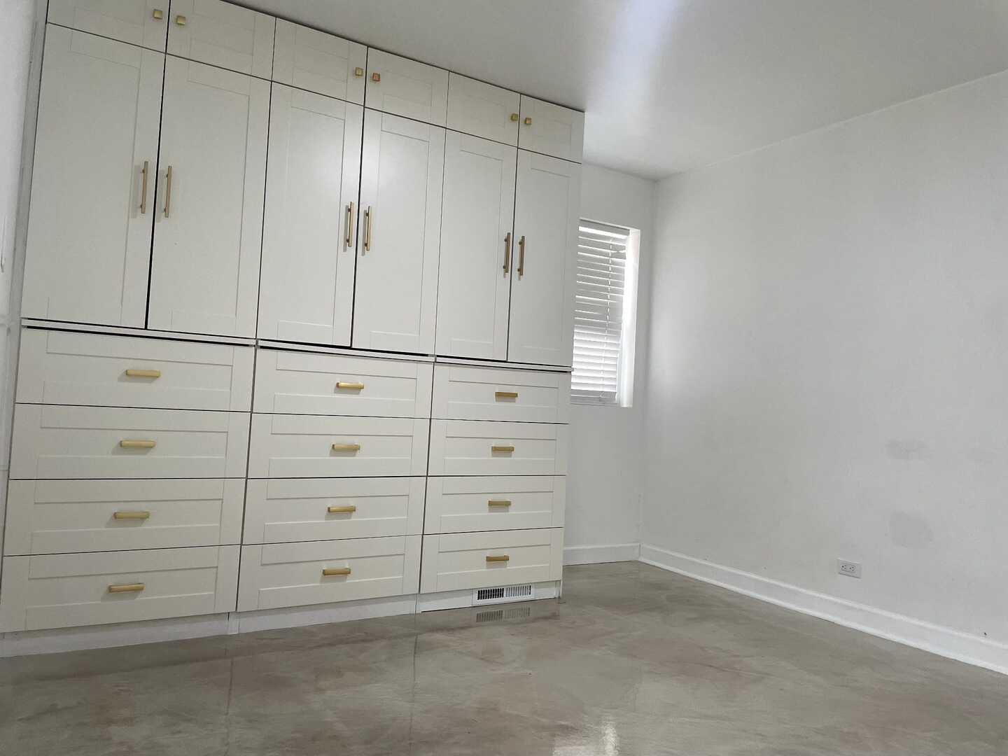 3853 West 83rd Place Chicago IL 60652