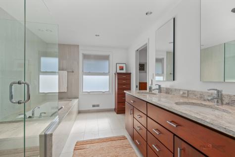 1175 Edgewood Road Lake Forest IL 60045
