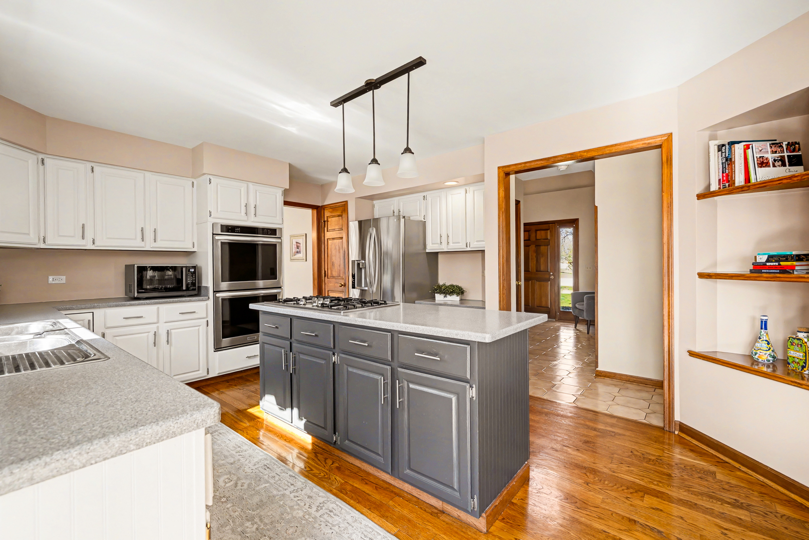 2012 Somerset Lane Wheaton IL 60189