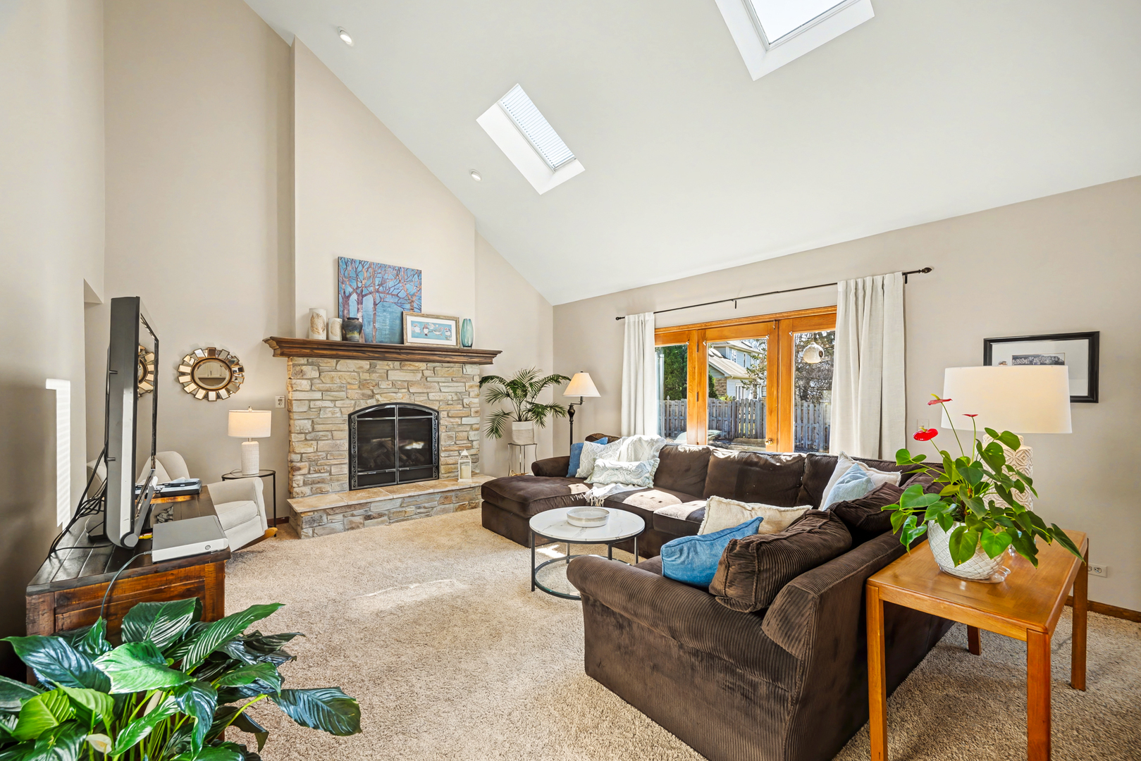 2012 Somerset Lane Wheaton IL 60189