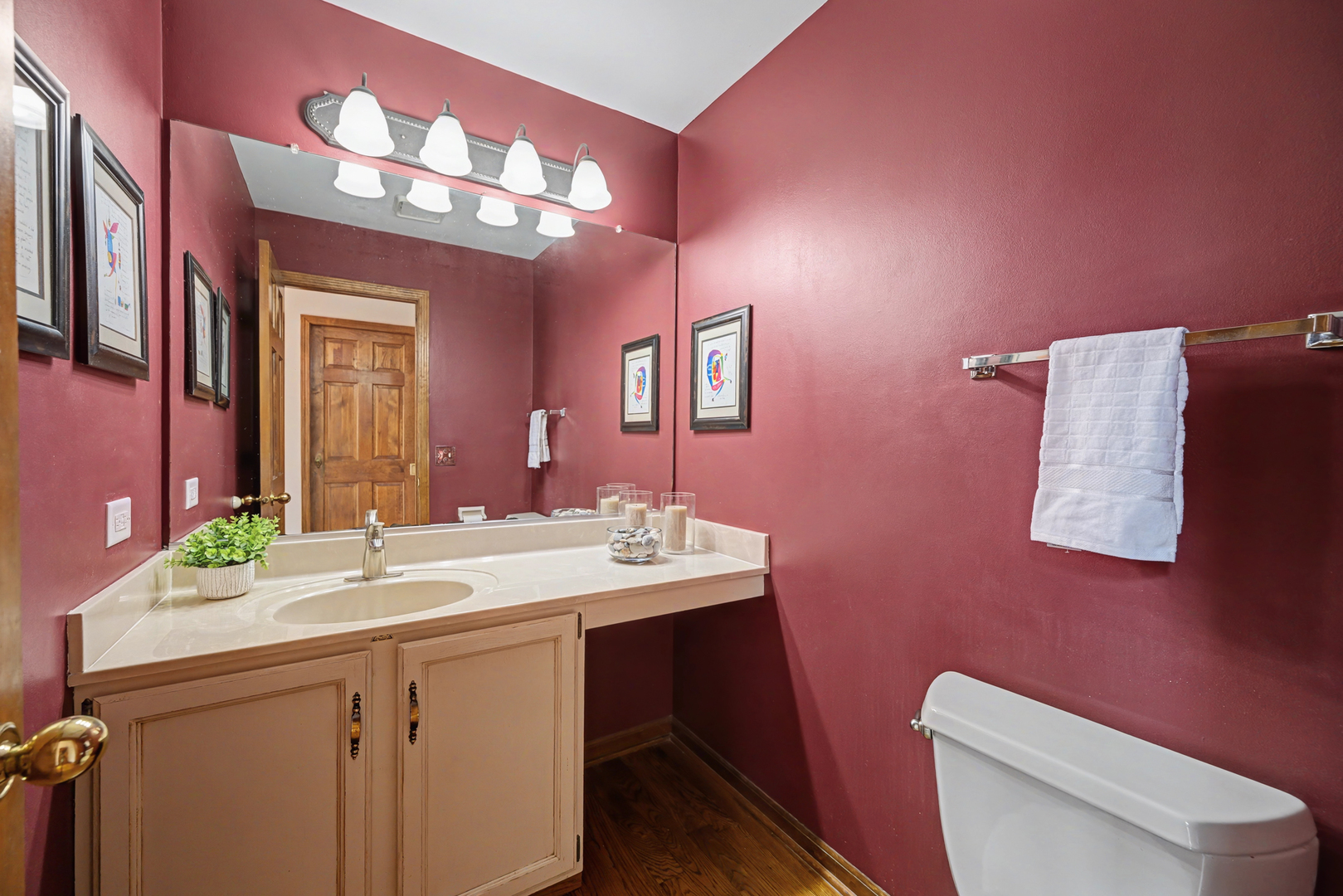 2012 Somerset Lane Wheaton IL 60189