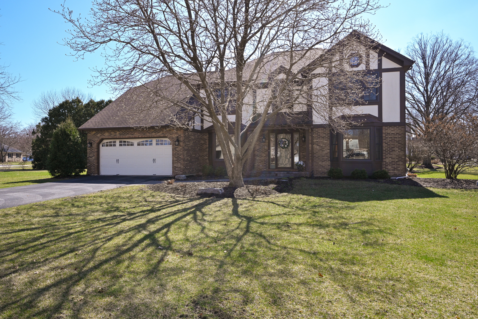 2012 Somerset Lane Wheaton IL 60189