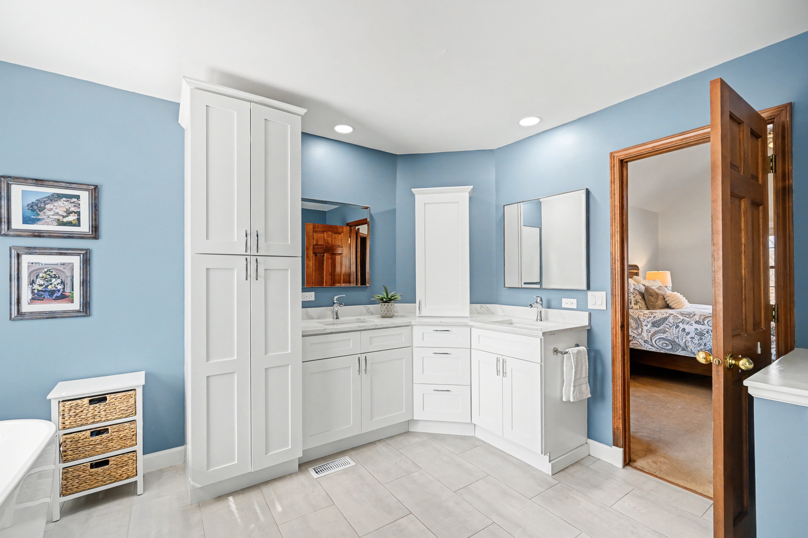 2012 Somerset Lane Wheaton IL 60189