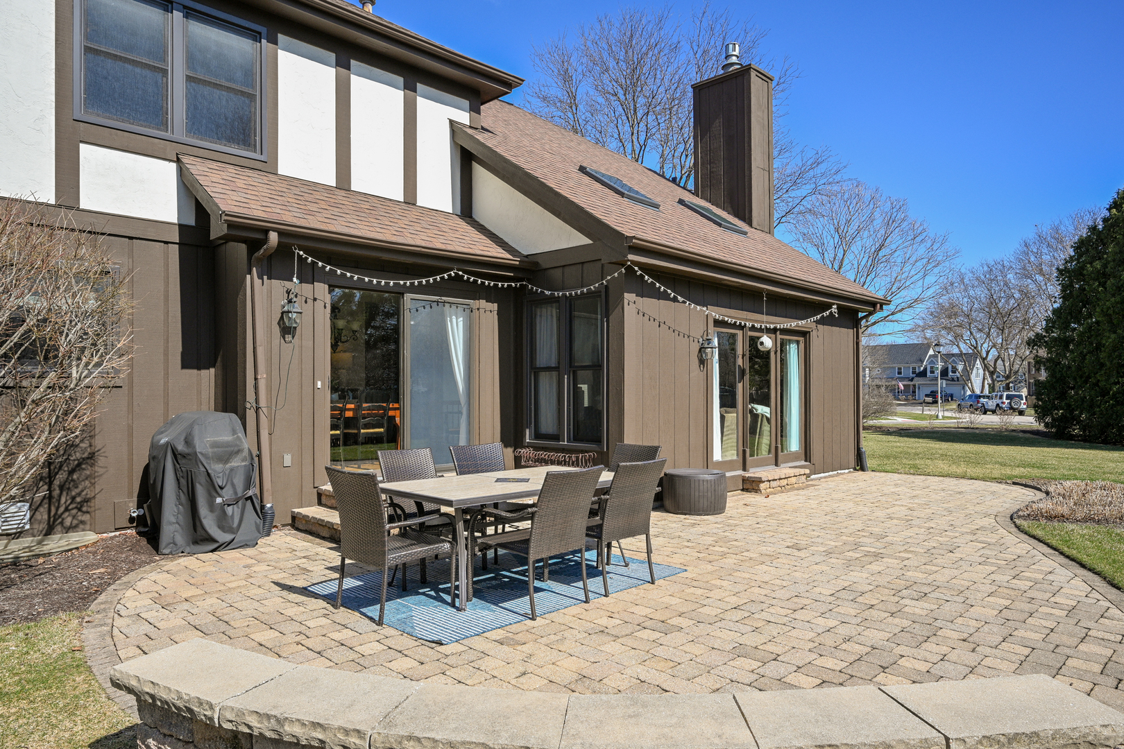 2012 Somerset Lane Wheaton IL 60189