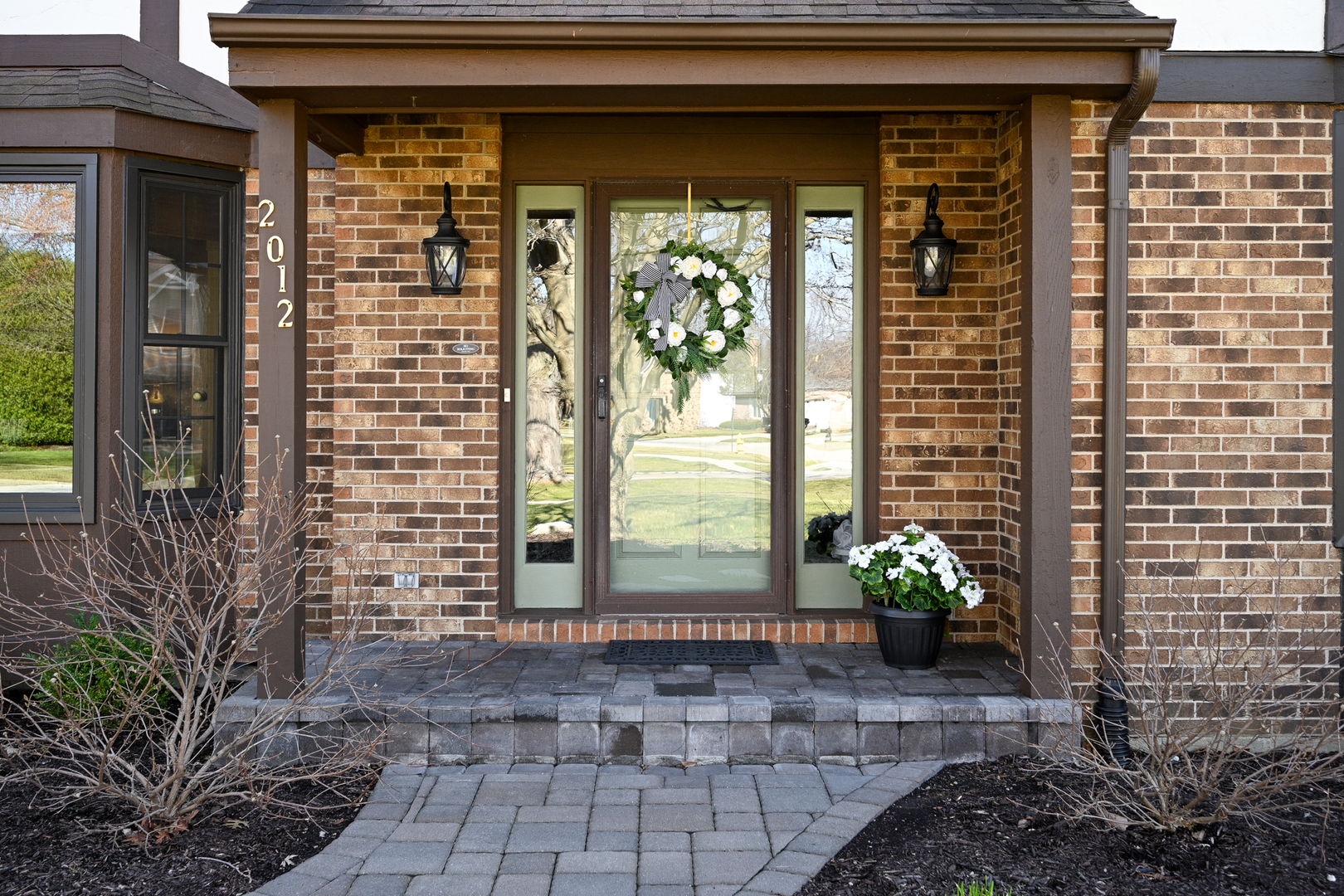 2012 Somerset Lane Wheaton IL 60189