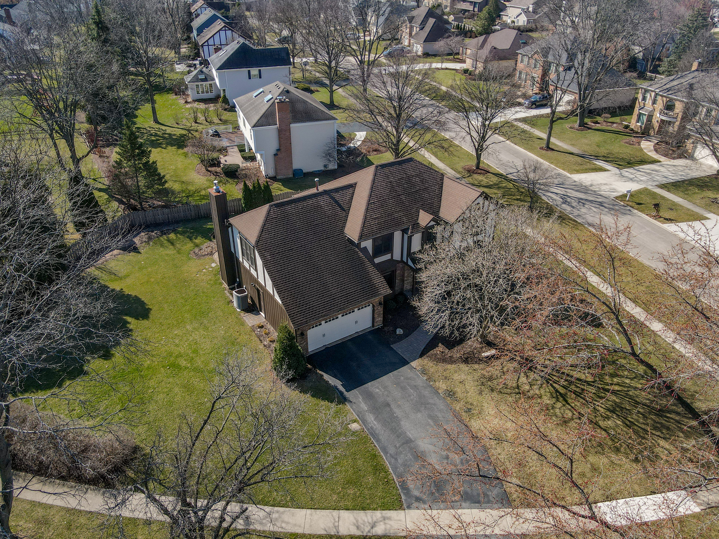 2012 Somerset Lane Wheaton IL 60189