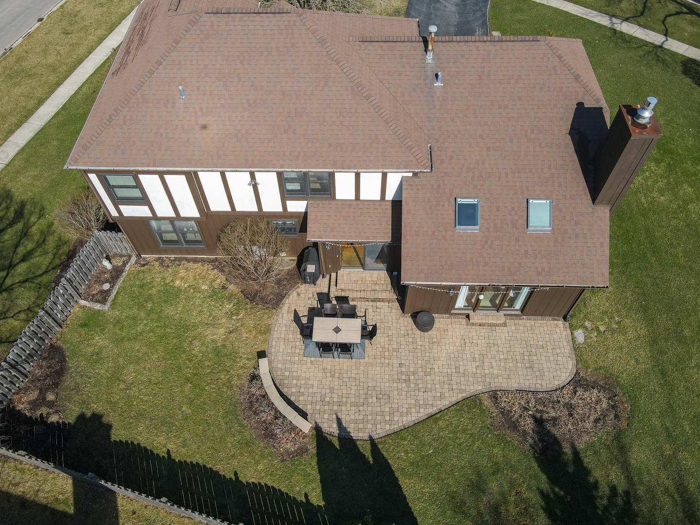 2012 Somerset Lane Wheaton IL 60189