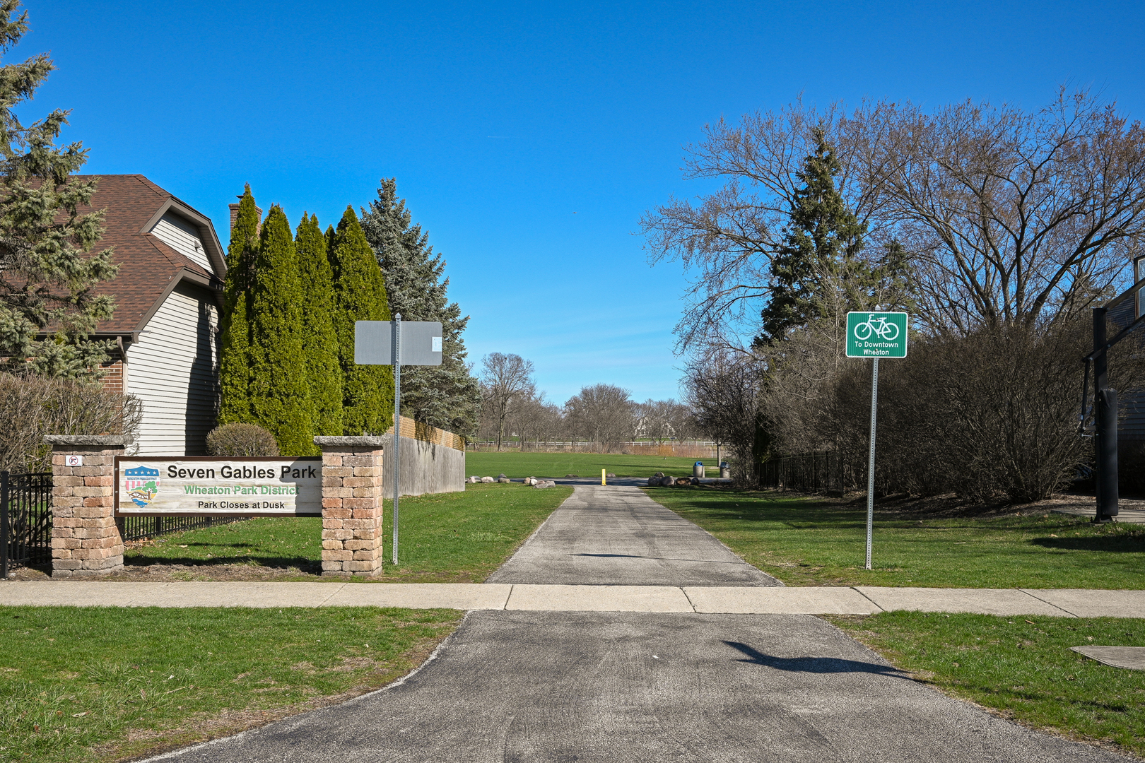 2012 Somerset Lane Wheaton IL 60189