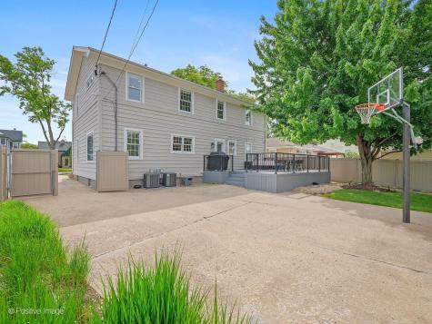 828 South Cambridge Avenue Elmhurst IL 60126