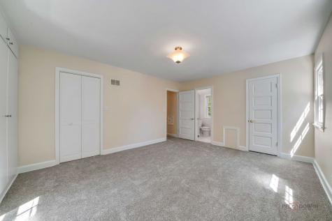 410 East Rockland Road Libertyville IL 60048