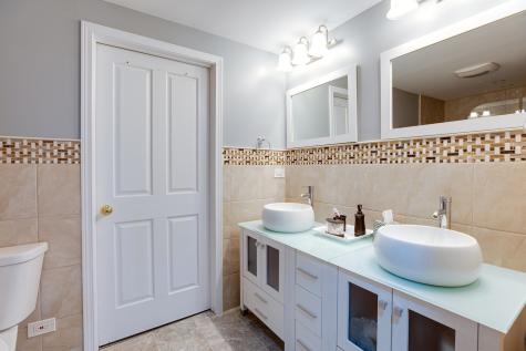 1N424 Indian Knoll Road West Chicago IL 60185