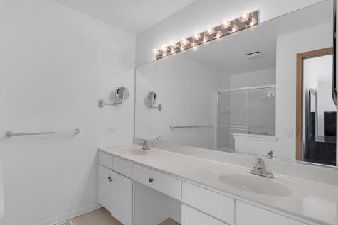 377 Locksley Drive Streamwood IL 60107